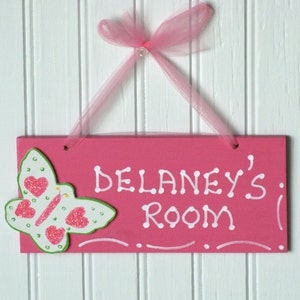 BUTTERFLY Room Sign, Hand Personalized. Glittered Pink & Green Butterfly Cutout. Kid&#39;s Name Sign Plaque. Girl&#39;s Room Decor. Door Sign.