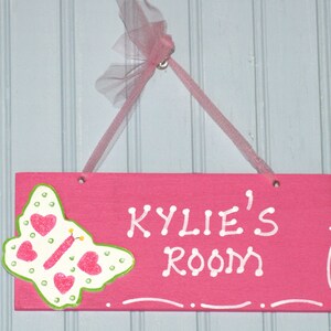 Personalized Room Sign, BUTTERFLY. Girl&#39;s Name Sign. Kid&#39;s Name Plaque. Girl&#39;s Room Decor. Personalized Door Sign. Girl&#39;s Bedroom Sign.