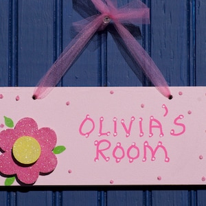 Girl&#39;s Flower Room Sign. Hand Personalized, Pink Flower. Kids Wall Decor. Girls Room Decor. Door Sign. Girls Name Sign, Girls Bedroom Sign.