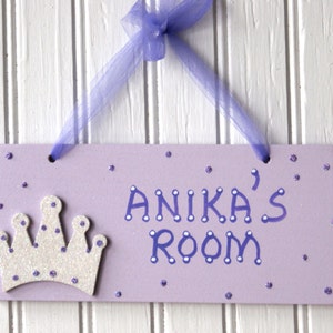 Princess Crown Door Sign, Hand Personalized, Girl's Room Sign. White Glittered Crown.  Girl's Name Sign. Girl's Room Decor. Kids Room Signs.