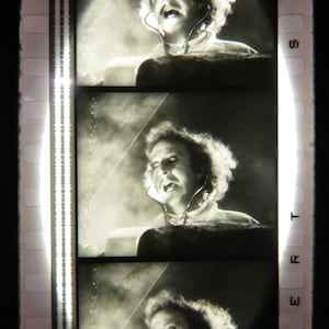 Young Frankenstein - Gene Wilder - &quot;It&#39;s alive!&quot; - Film Strip