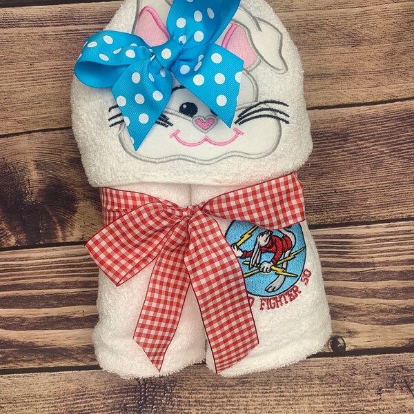 5 Hooded Towels with Rabbit and Squadron patch