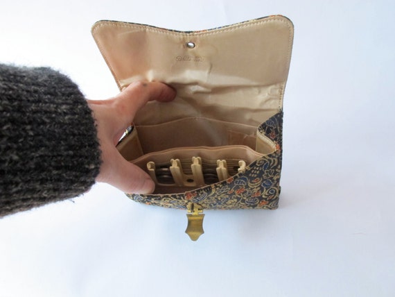 Vintage coin purse with coin section floral motif… - image 4