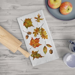 Autumn Leaves Hand Towel Fall Foliage Kitchen Towel Leaves Tea Towel Autumn Gift for Grandma Fall Home Decor Fall Leaf Kitchen Towel Gift