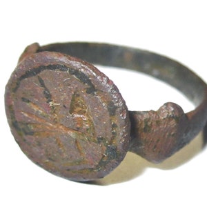 Ancient Running Bird Bronze Ring from Medieval Northern Europe from the 12th. to 16th. C. in size 7 - Wearable