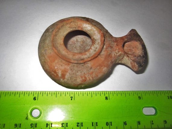 古代ローマのテラコッタオイルランプまたは脂肪ランプ、成型装飾付き