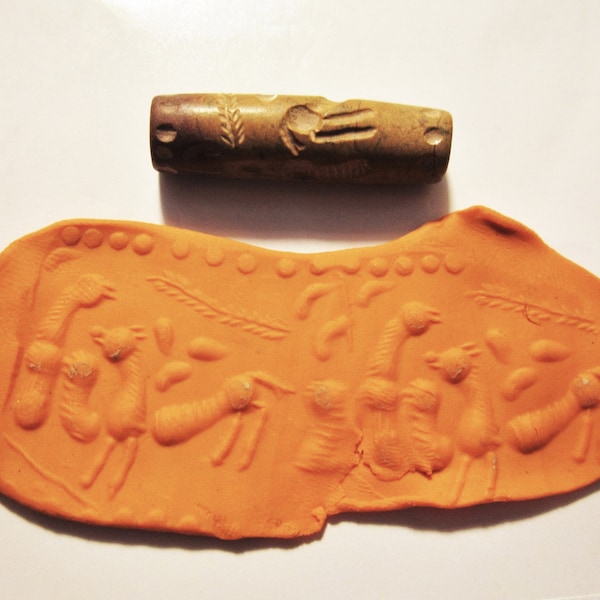 Antique Cylinder Seal of Zoomorphic Beasts in Calcedony - Victorian Grand Tour Antique not Ancient- Exceptional!!!