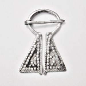 VIKING SILVER Penannular Goosefoot Brooch or Fibula 2 1/4 inches from Lake Ladoga Region, authentic wearable history from 1000 AD