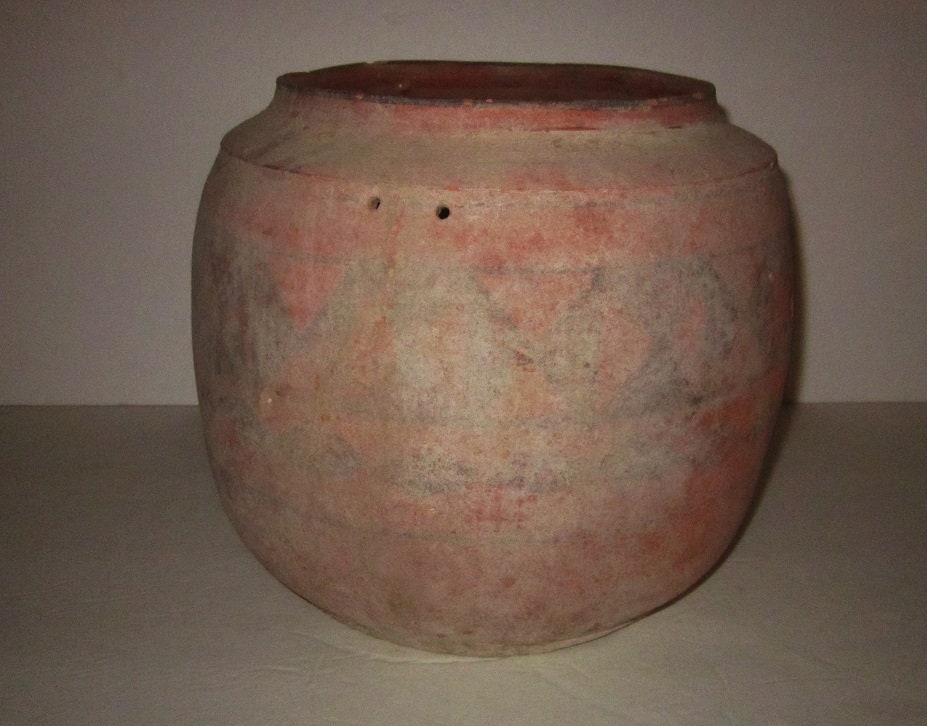 インダス文明の古代テラコッタ壺 – 二色幾何学模様の陶器、紀元前3300