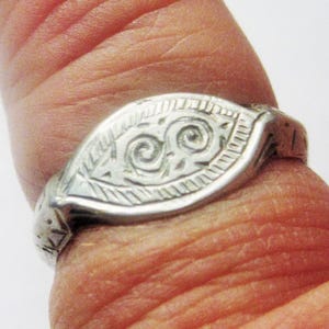 Excellent Viking Silver Engraved Ring Size 7.75, c. 800-1300AD Iconic Traditional Kievan Rus Viking Medieval Heraldic Design!!!!!