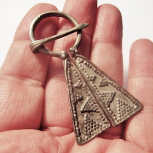VIKING SILVER Penannular Goosefoot Brooch or Fibula 2 1/2 Inches from Lake Ladoga Region, authentic wearable history from 1000 AD