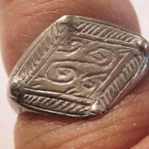 Excellent Viking Silver Engraved Ring Size 8, c. 800-1300AD Iconic Traditional Kievan Rus Viking Heraldic Design!!!!!