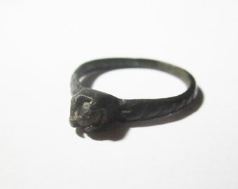 Medieval Bronze Ring with Clear Stone (Glass or Mica) from Eastern Europe from the 14th. to 17th. C. in size 8 - Beautiful