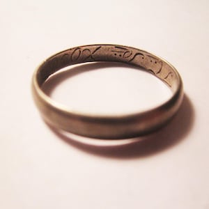 Alliance médiévale authentique avec inscription en argent, taille 12, c. Europe du Nord 1200-1600 après JC