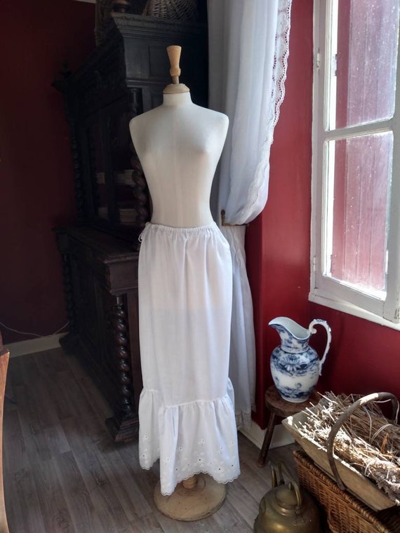 Monique Eyelet Skirt - Antique