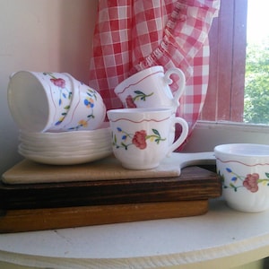 Arcopal milk glass coffee or tea set 6 place unused vintage french white Red Blue Flower Pattern