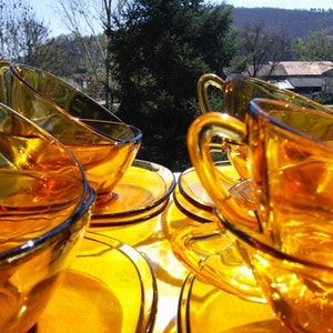 Amber Glass Tea Coffee cups and saucers 4 place French Vintage Retro