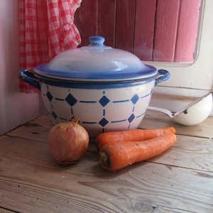 Enamel Casserole Blue White Pattern French Vintage Stock Pot with Lid