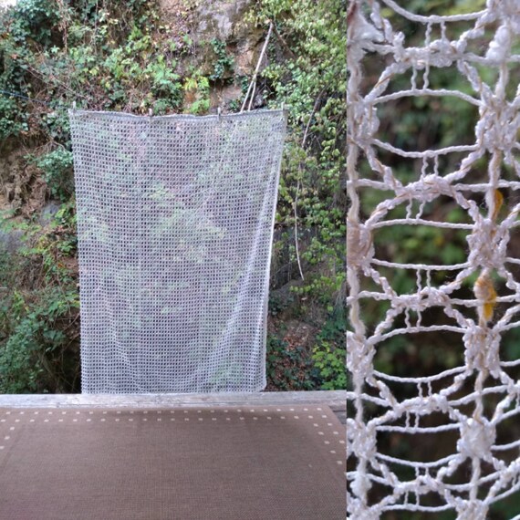 カーテン 19th Century French Filet Lace Curtain Vintage French Filet Lace Curtain: 1970s Ecru Weave (52x76 Inches