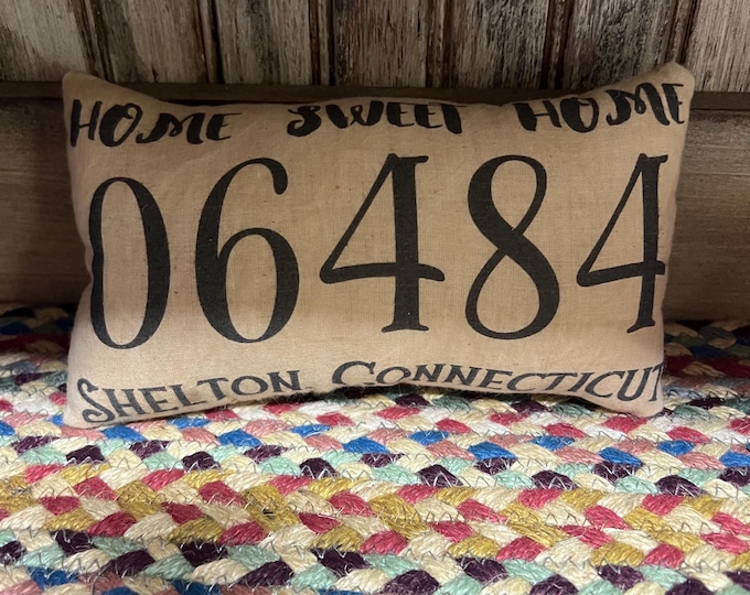 Primitive  custom hometown  pillow shelf tuck