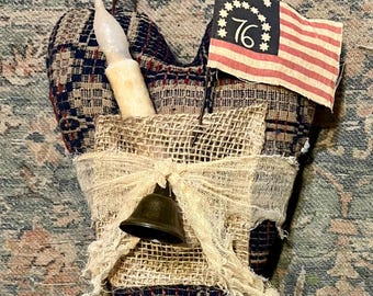 primitive Americana 9-1/2” x 13”  hanging heart with timer taper