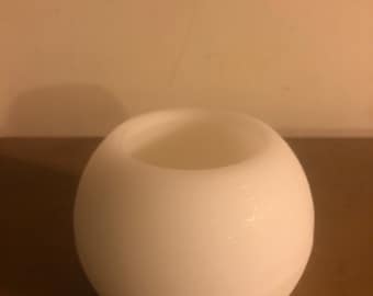 3” round white battery operated pillar. 2 1/2” tall