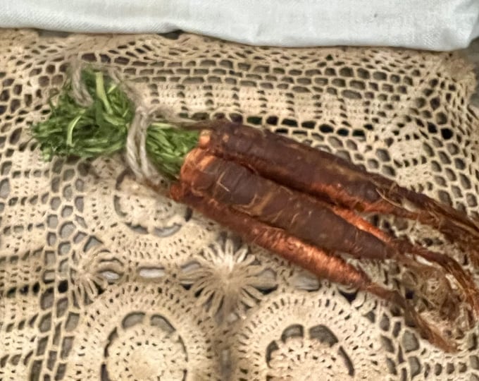 Raggedy junction primitive Easter CARROTS