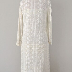 Nat Kaplan Embroidered Ivory Cotton Shirtwaist 1960s Dress / Size Medium image 4