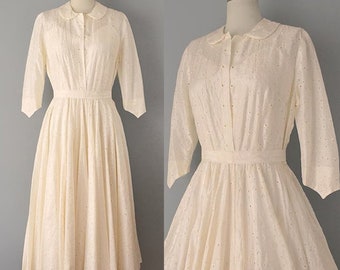 1950s Eyelet Wedding Dress / 50s Ivory Silk Eyelet Wedding Dress / 1950s Wedding Dress / Eyelet Lace Dress / Size Small Size Medium