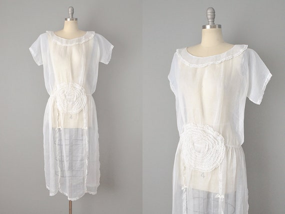 Early Teens Embellished White Organdy Dress // Siz