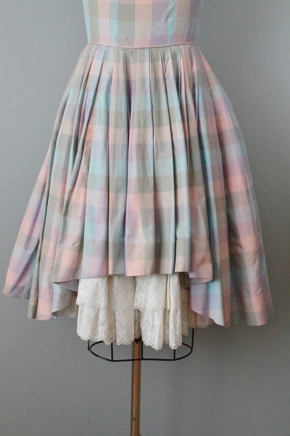 1950s Silk Plaid and Jacquard Paisley Dress / Gar… - image 8