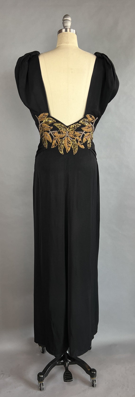 1930s Evening Gown / 1930s Backless Crepe Gown wi… - image 4