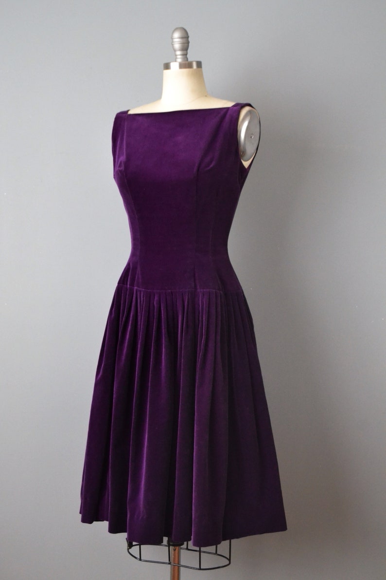 1950er Jahre lila samt Kleid / Cocktailkleid / 50er Jahre samt | Etsy