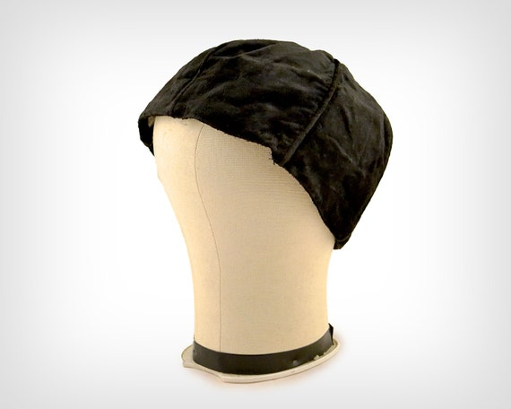 20s Hat // 1920's Black Silk Velvet Cloche w/ Orga