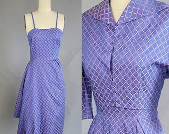 1950er Jahre Tageskleid / 1950er Jahre Lila Kleid / 1950er Jahre Rosa & Lila Baumwoll Tageskleid Set mit Einzigartigem Volant / Tag bis Nacht Kleid / Größe S