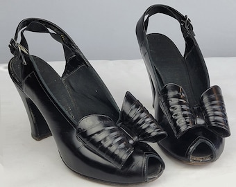 1930er Jahre Sling Back Peep-Toe Pumps / Delman Pumps mit großer Lederschleife / Pin Up Schuhe / 1930s Heels / Original Box / Größe 6 M