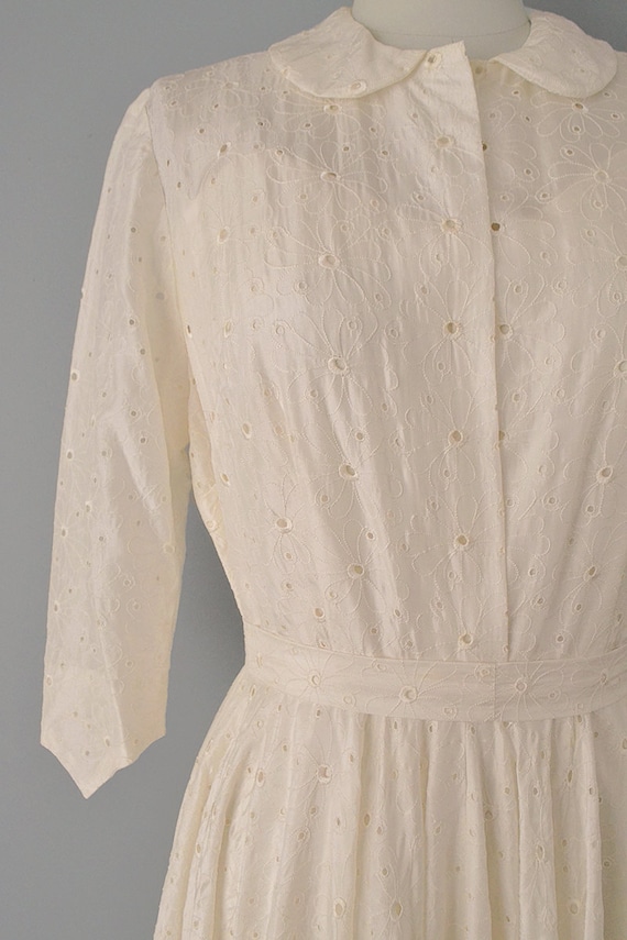 1950s Eyelet Wedding Dress / 50s Ivory Silk Eyele… - image 5