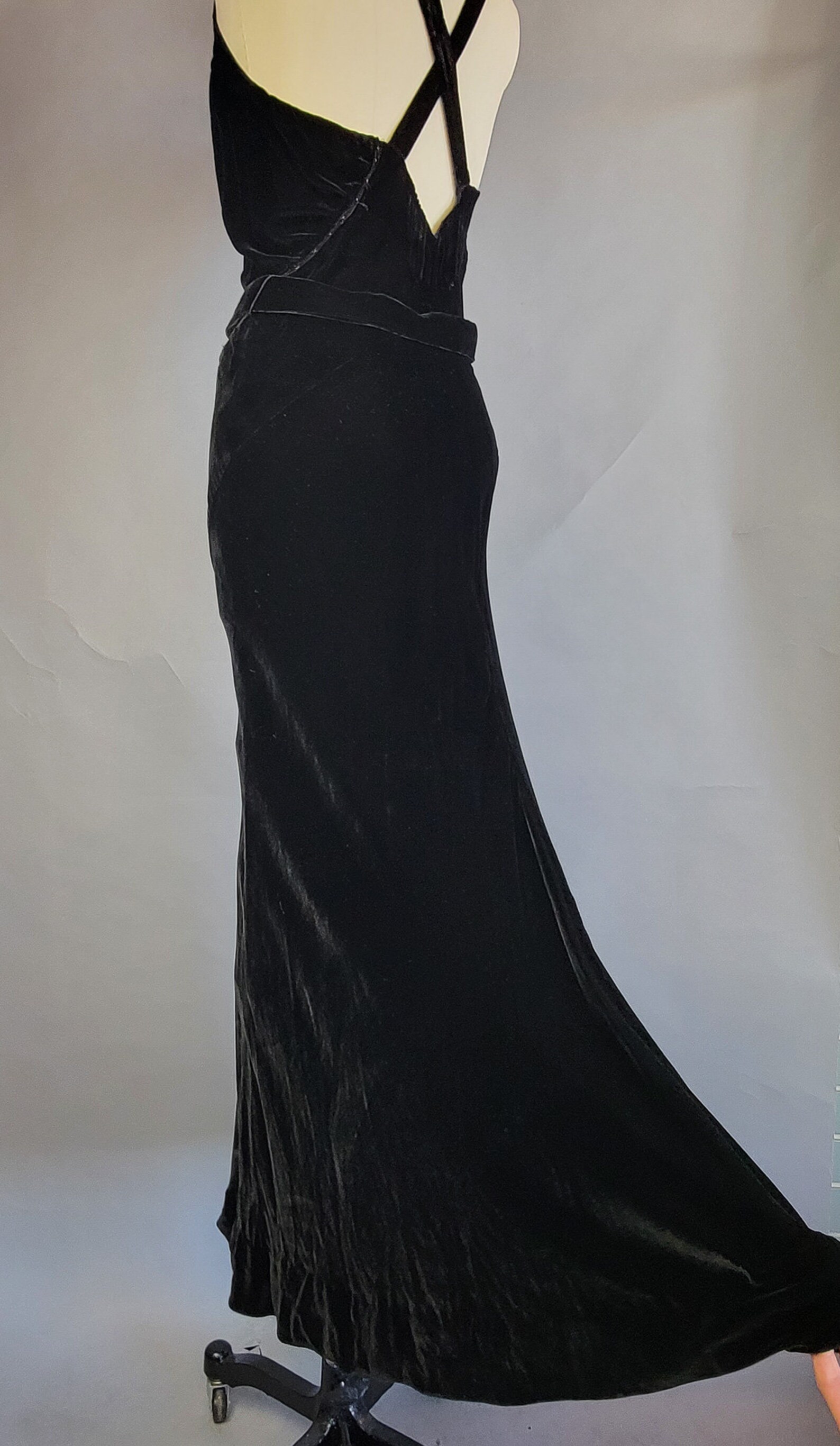 1930s Silk Velvet Gown / 1930s Black Silk Velvet Strappy Bias Cut Gown ...