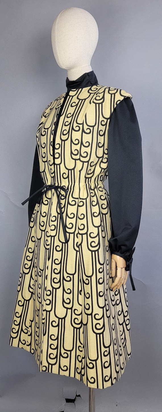 1960s Mod Dress /1960s Mod Black Mini Dress and V… - image 5