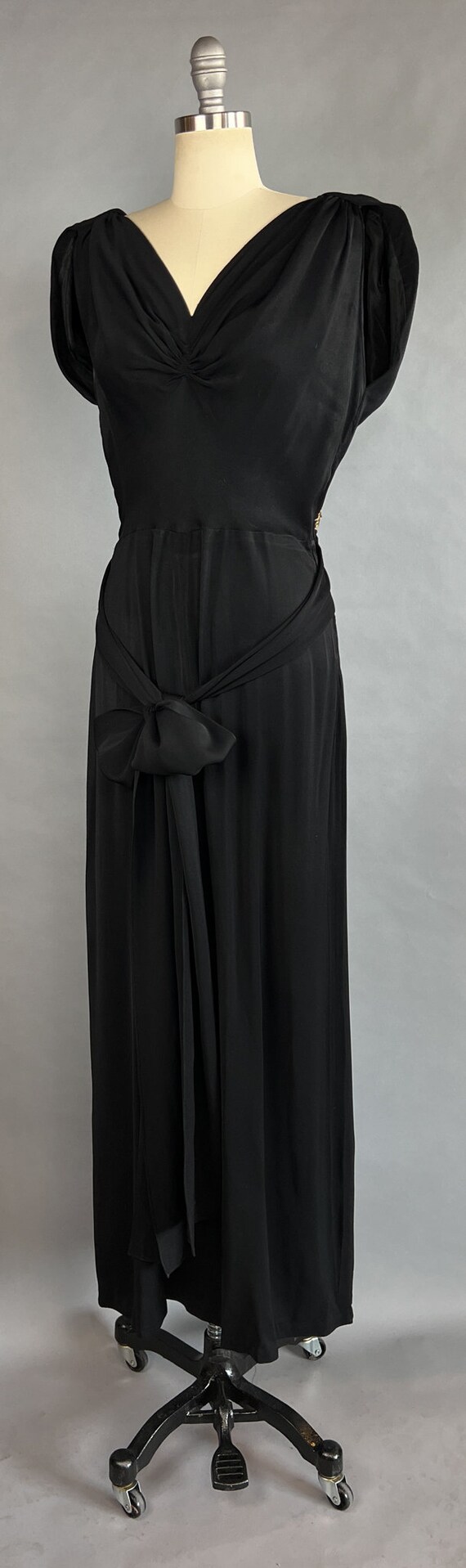 1930s Evening Gown / 1930s Backless Crepe Gown wi… - image 3