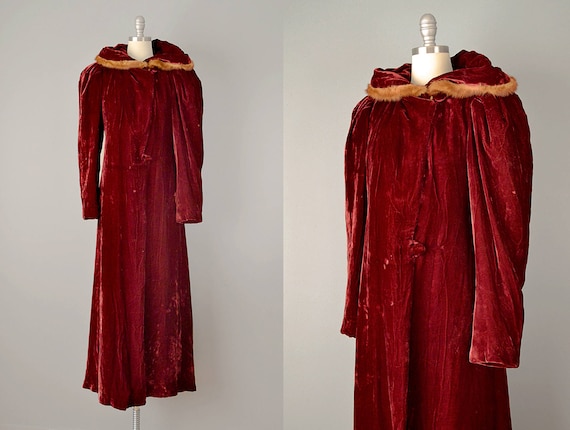 30 Coat // 1930s Silk Velvet Coat with Fur Trimmed