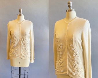 1950s Sequined Cashmere Cardigan / Cashmere Sweater / White Beaded Sweater / Beaded Sweater / Size Medium Large