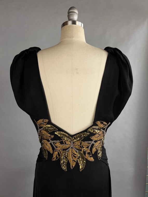 1930s Evening Gown / 1930s Backless Crepe Gown wi… - image 8