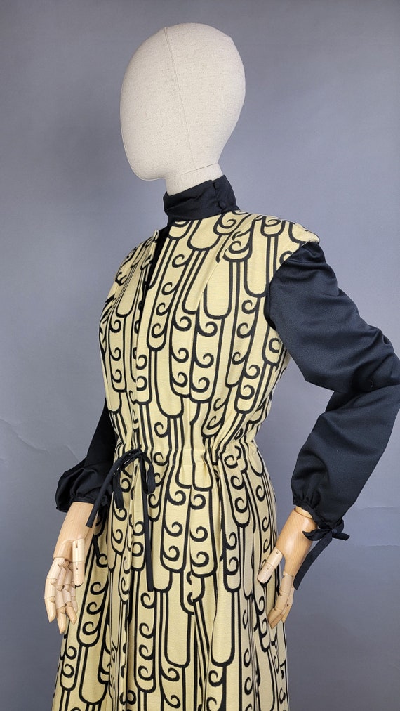 1960s Mod Dress /1960s Mod Black Mini Dress and V… - image 8