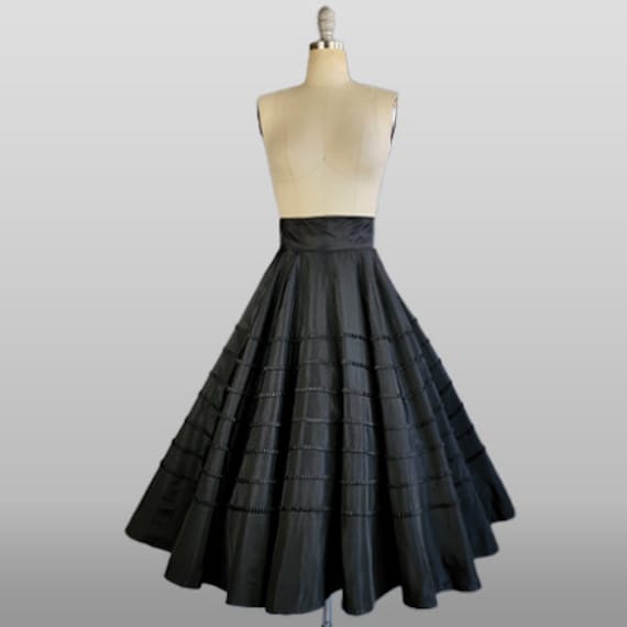 1950s Circle Skirt / 1950s Silk Taffeta Circle Skirt with Ribbon Trim / Black Full Skirt / Fit & Flare / Size Small