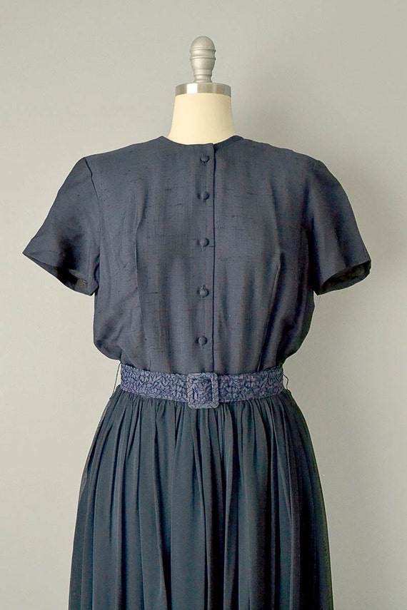 1950s Shantung Dress / Navy Blue Silk Chiffon and… - image 3