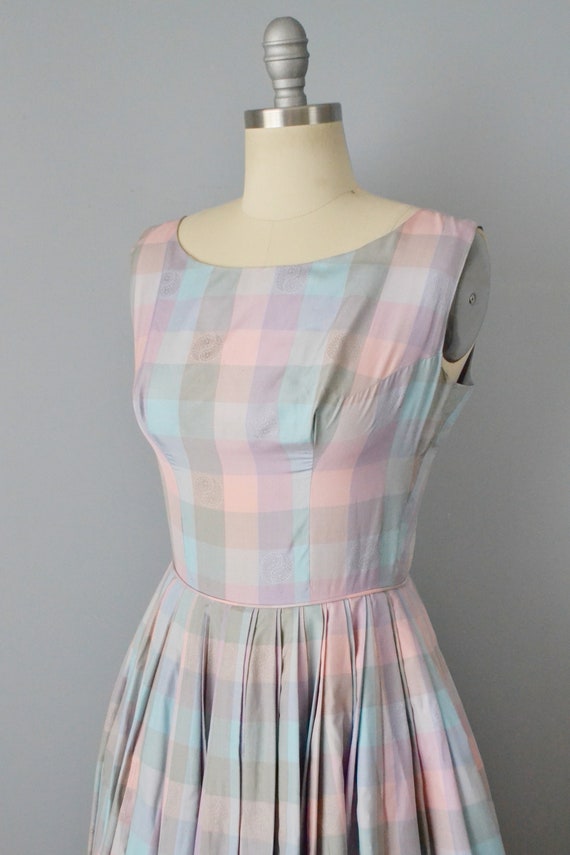 1950s Silk Plaid and Jacquard Paisley Dress / Gar… - image 7