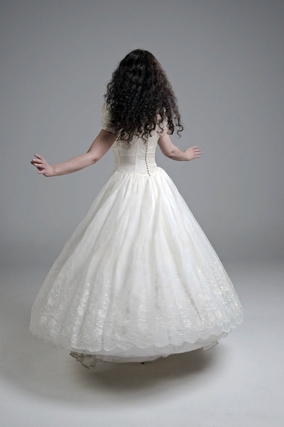 1940s Bridal Dress / 1940s Ivory Organdy Eyelet W… - image 3