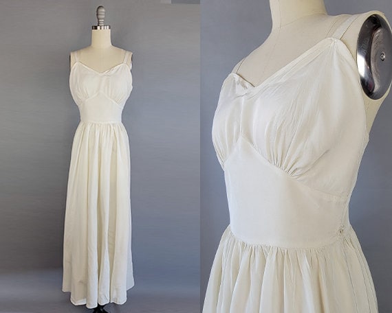 1930s White Gown/ 1930s Off-White Silk Taffeta Ev… - image 1