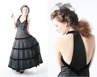 1940s Evening Gown / 1940s Black Taffeta and Velvet Halter Dress / 1940s Evening Dress / Razor Back Dress / Size Medium